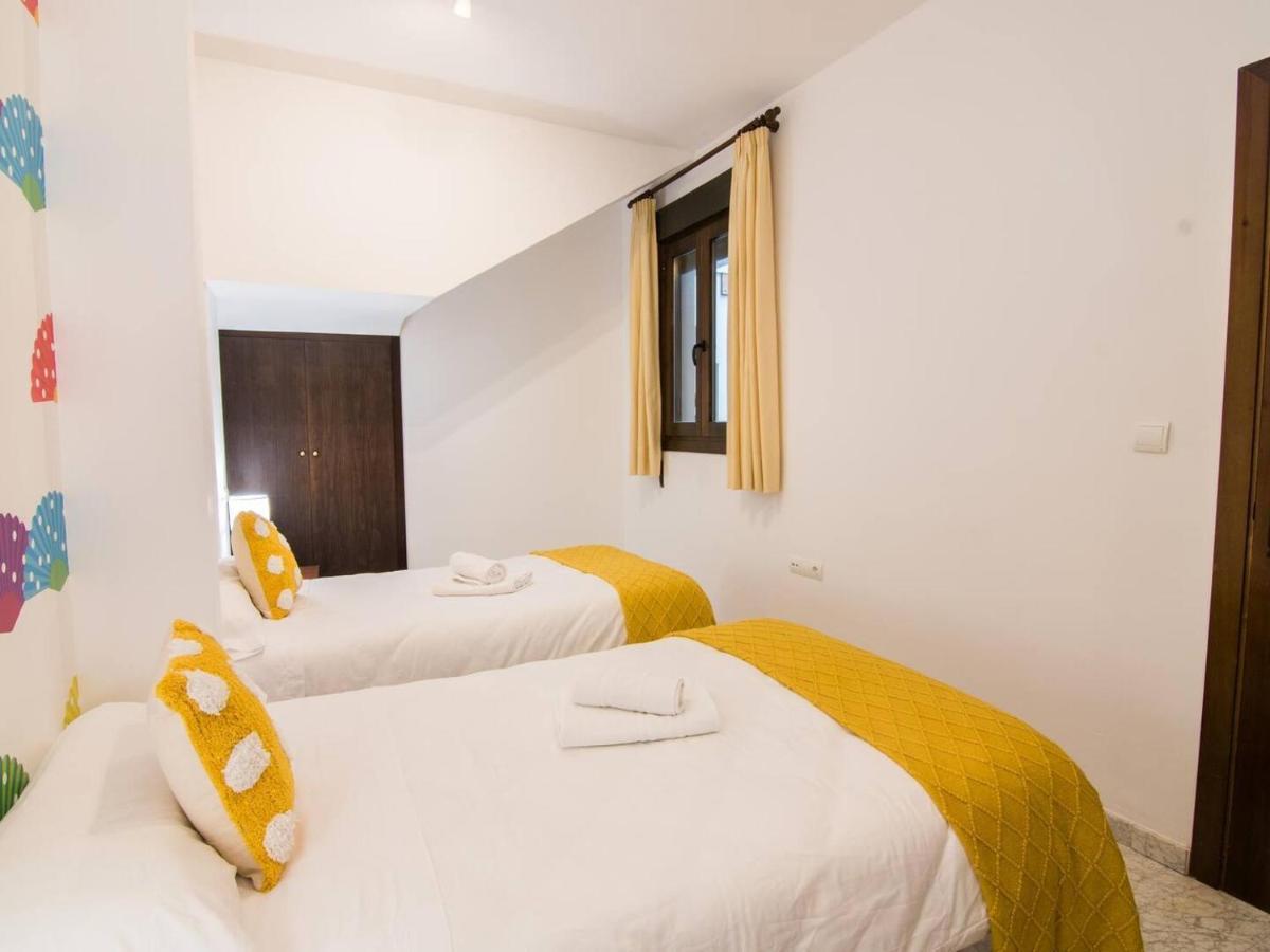 Tuguest Plaza De Gracia Apartment Granada Ngoại thất bức ảnh